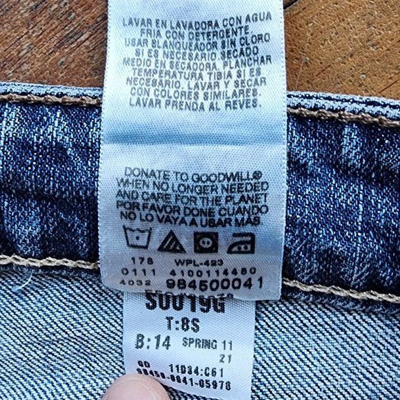 Signature by Levi Strauss Low Rise Bootcut Jeans Size Misses 8 Short - Picture 8 of 16